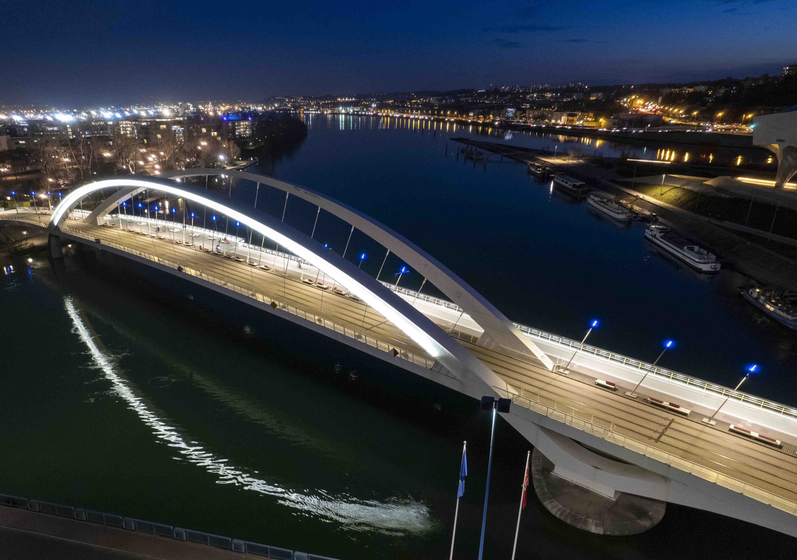 12-Lyon-Pont Raymond Barre et La Confluence © Michel Djaoui