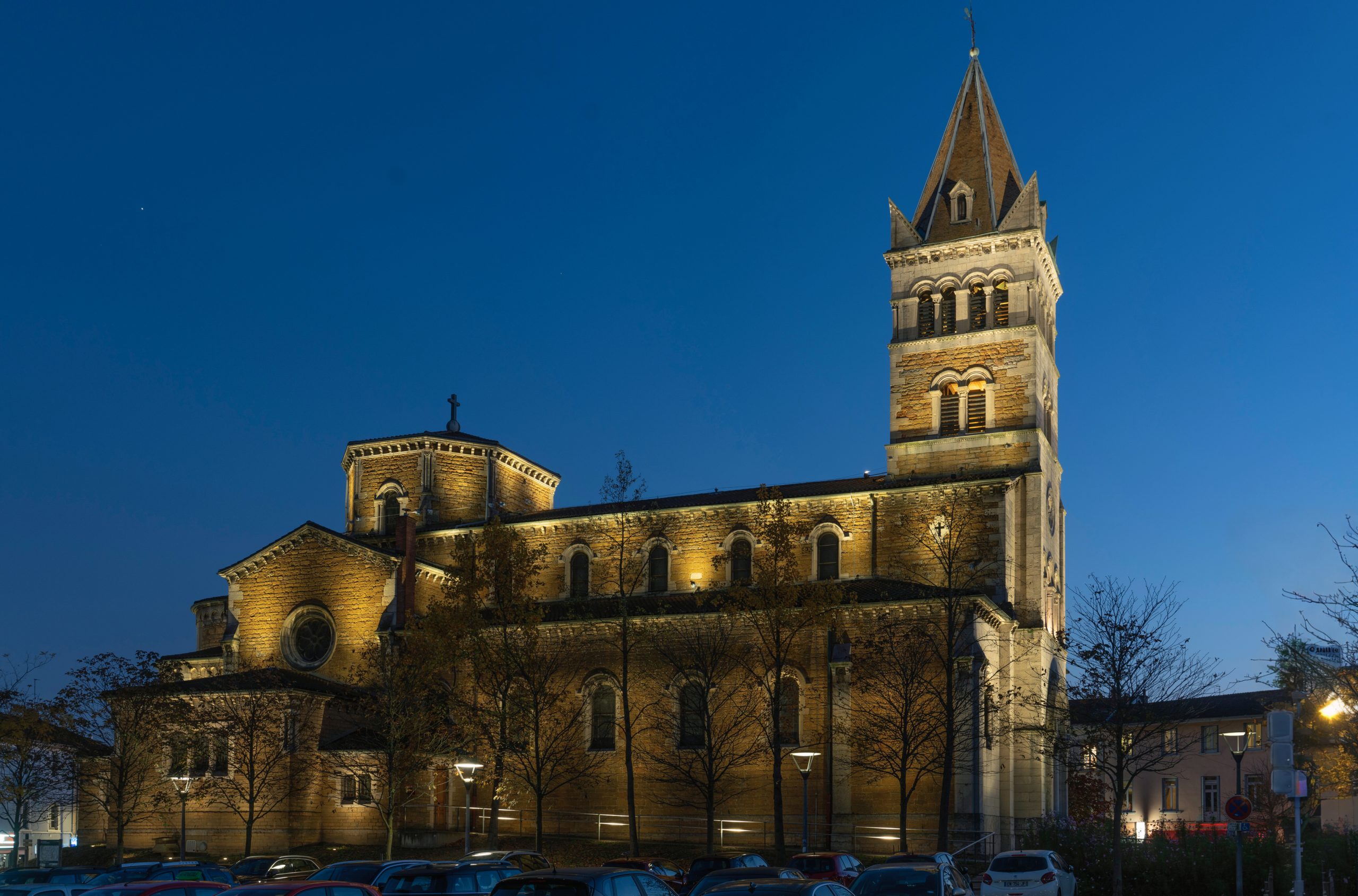 Ecully-Eglise Saint Blaise1